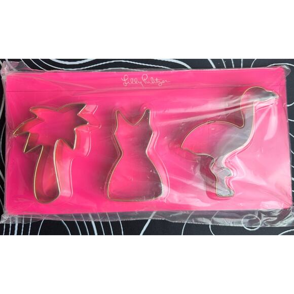 NWT Lilly Pulitzer Set of 3 cookie cutter set: Palm tree, Dress, Flamingo - Picture 1 of 2